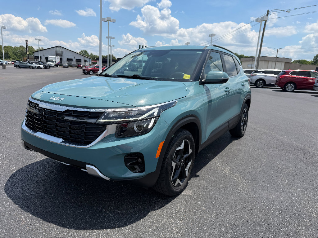 Used 2024 Kia Seltos EX AWD/4WD image 3