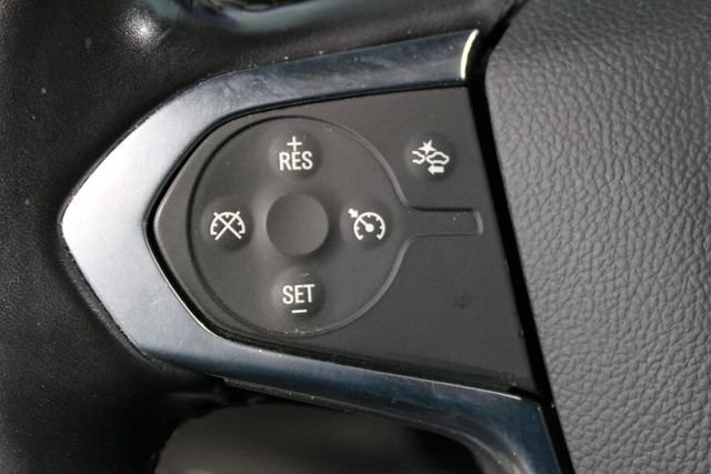 Used 2022 Chevrolet Traverse LT FWD image 17
