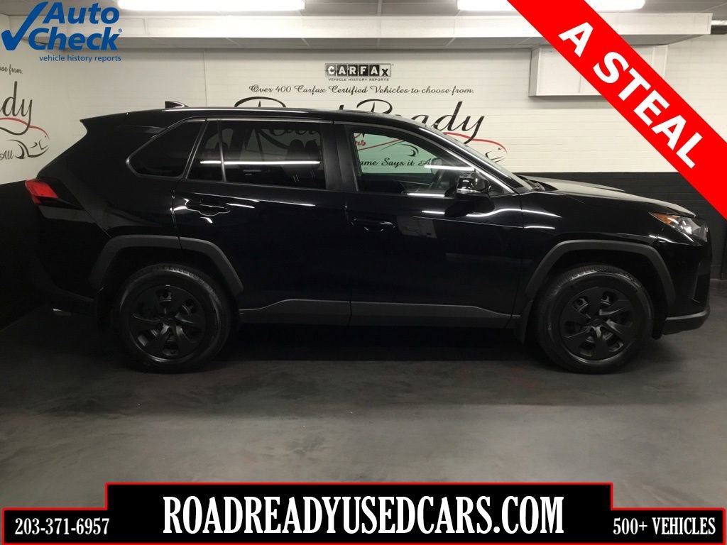 Used 2022 Toyota RAV4 LE AWD/4WD image 1