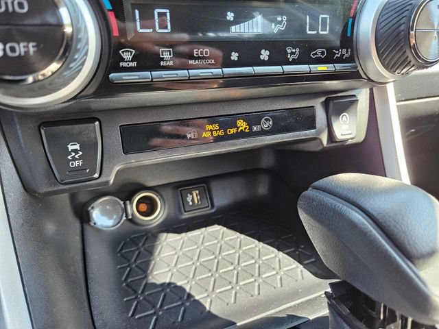 Used 2025 Toyota RAV4 XLE FWD image 30