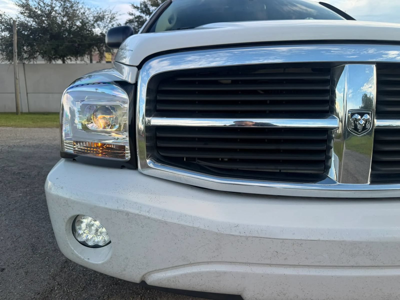 Used 2005 Dodge Durango Limited w/ Trailer Tow Group RWD image 27
