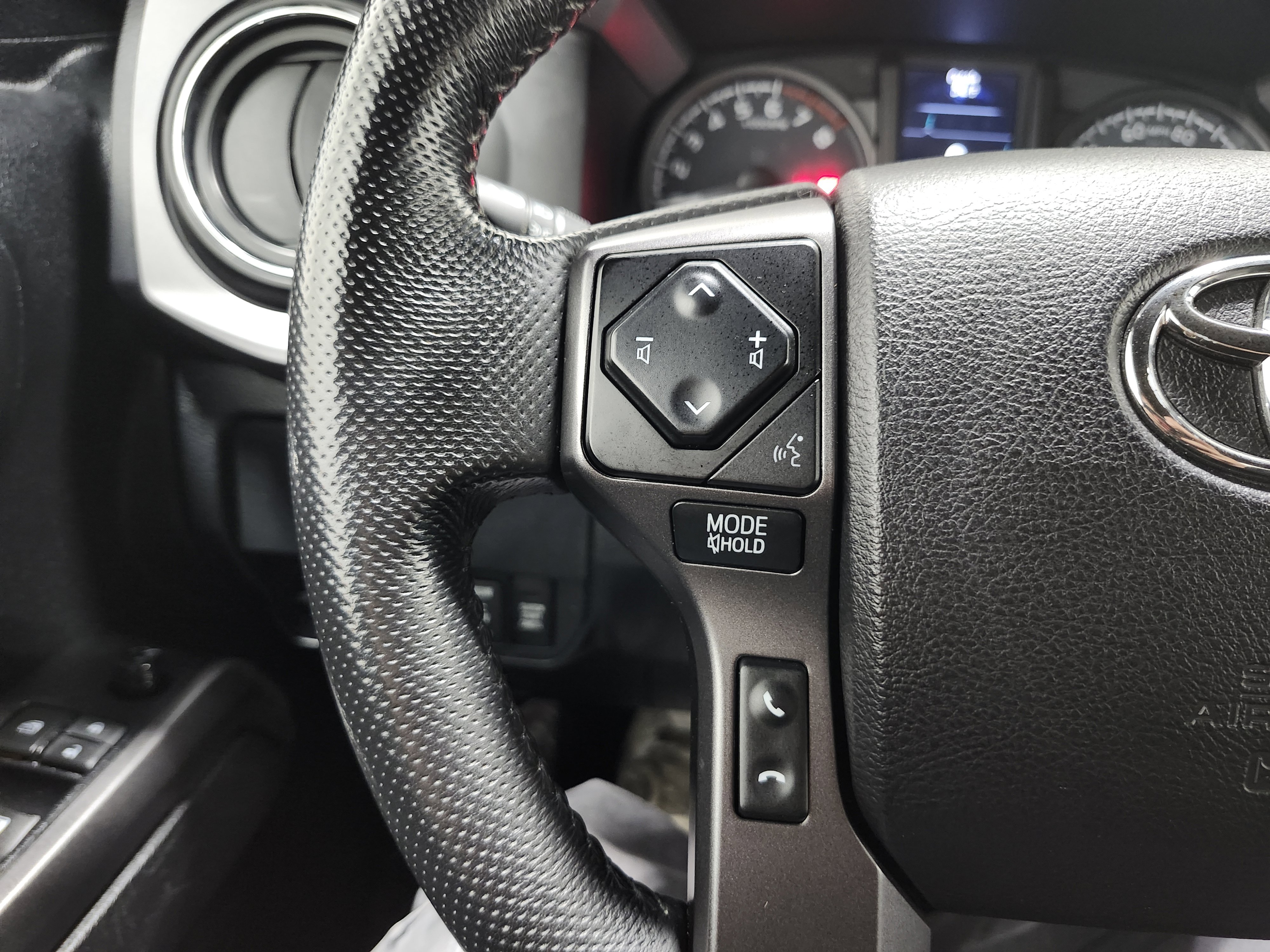 Used 2021 Toyota Tacoma TRD Sport image 34