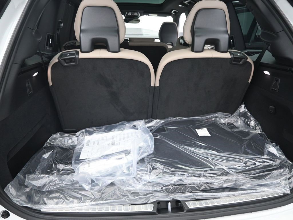 New 2026 Volvo XC90 B6 Ultra image 31