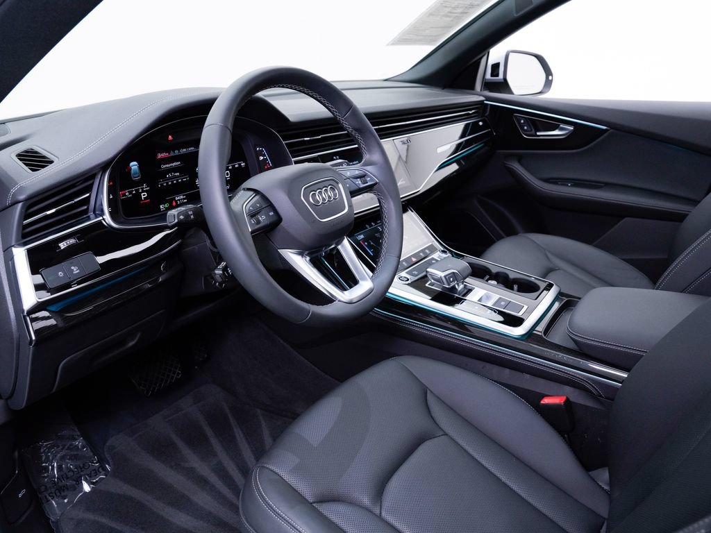 Certified 2025 Audi Q8 Premium Plus w/ Premium Plus Package AWD/4WD image 6
