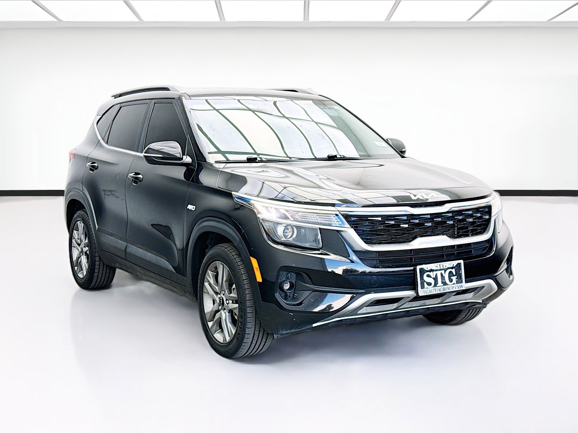 Used 2023 Kia Seltos S AWD/4WD image 3