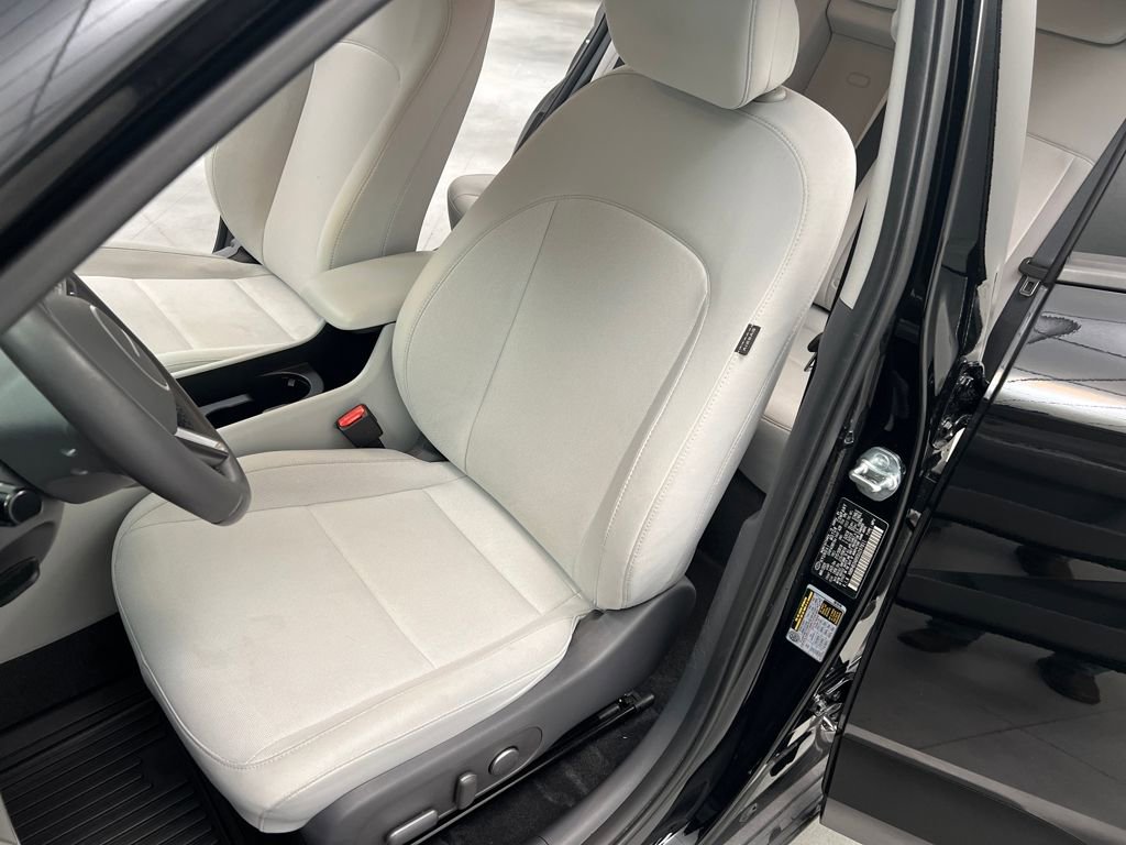 Used 2025 Hyundai Kona SEL image 9