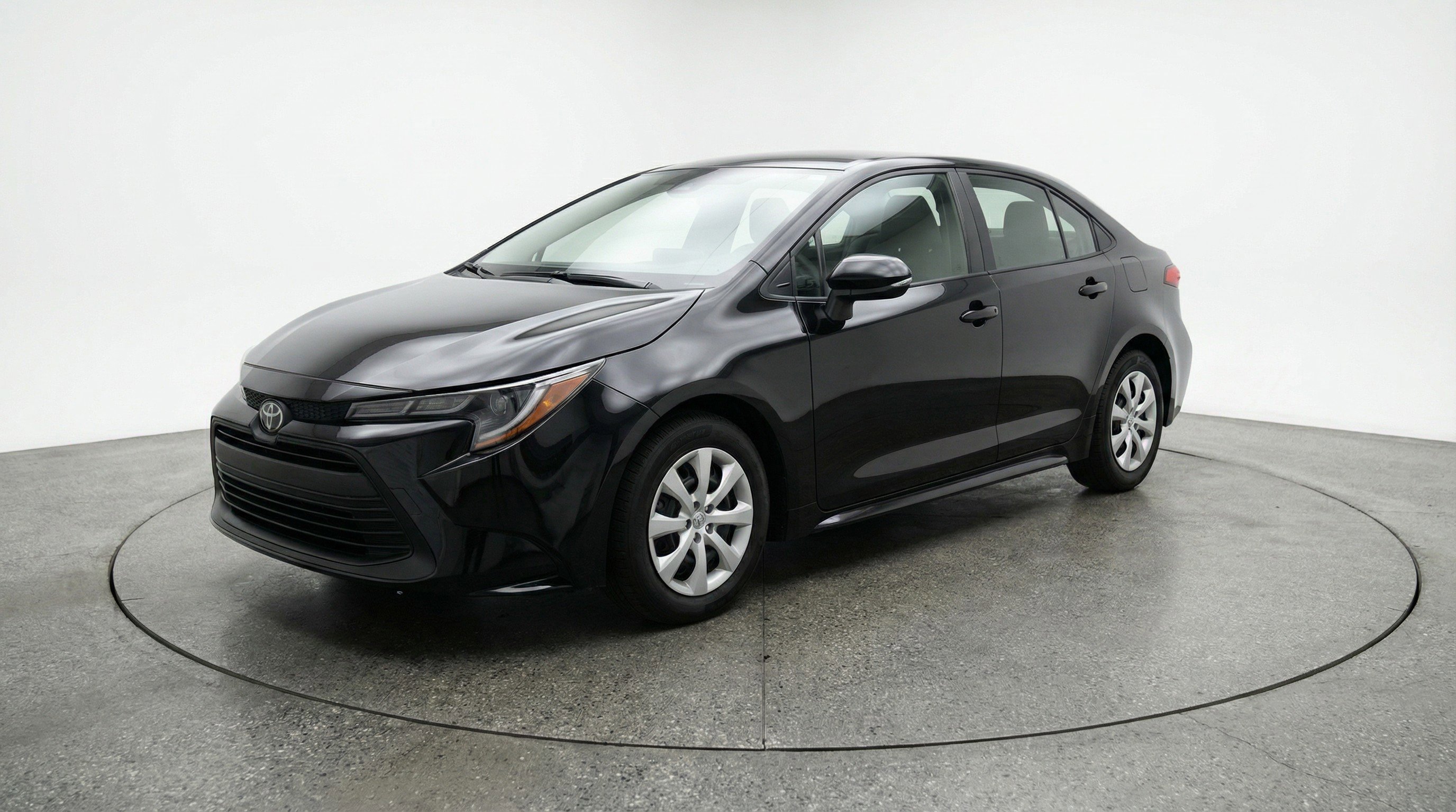 Used 2025 Toyota Corolla LE FWD image 3
