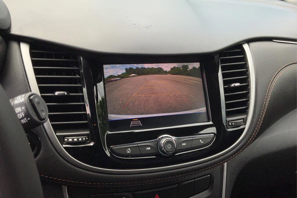 Used 2022 Chevrolet Trax LT w/ LT Convenience Package FWD image 17