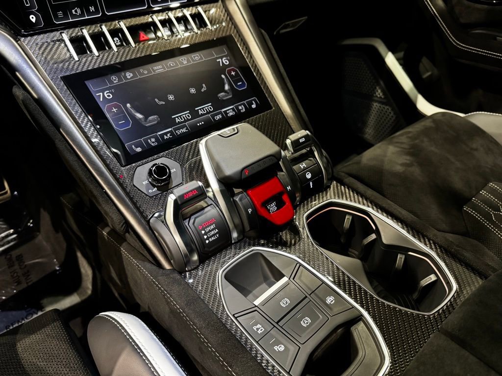 Used 2024 Lamborghini Urus Performante image 38