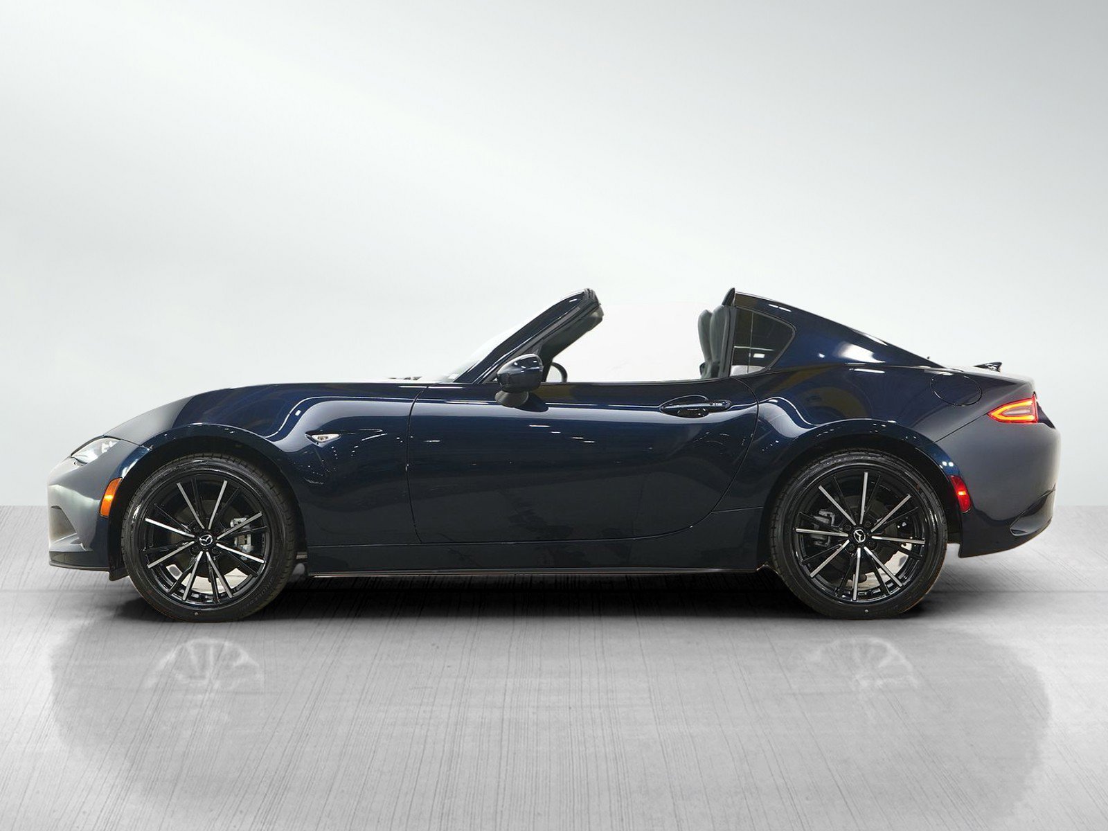 Used 2025 MAZDA MX-5 Miata RF Grand Touring RWD image 3