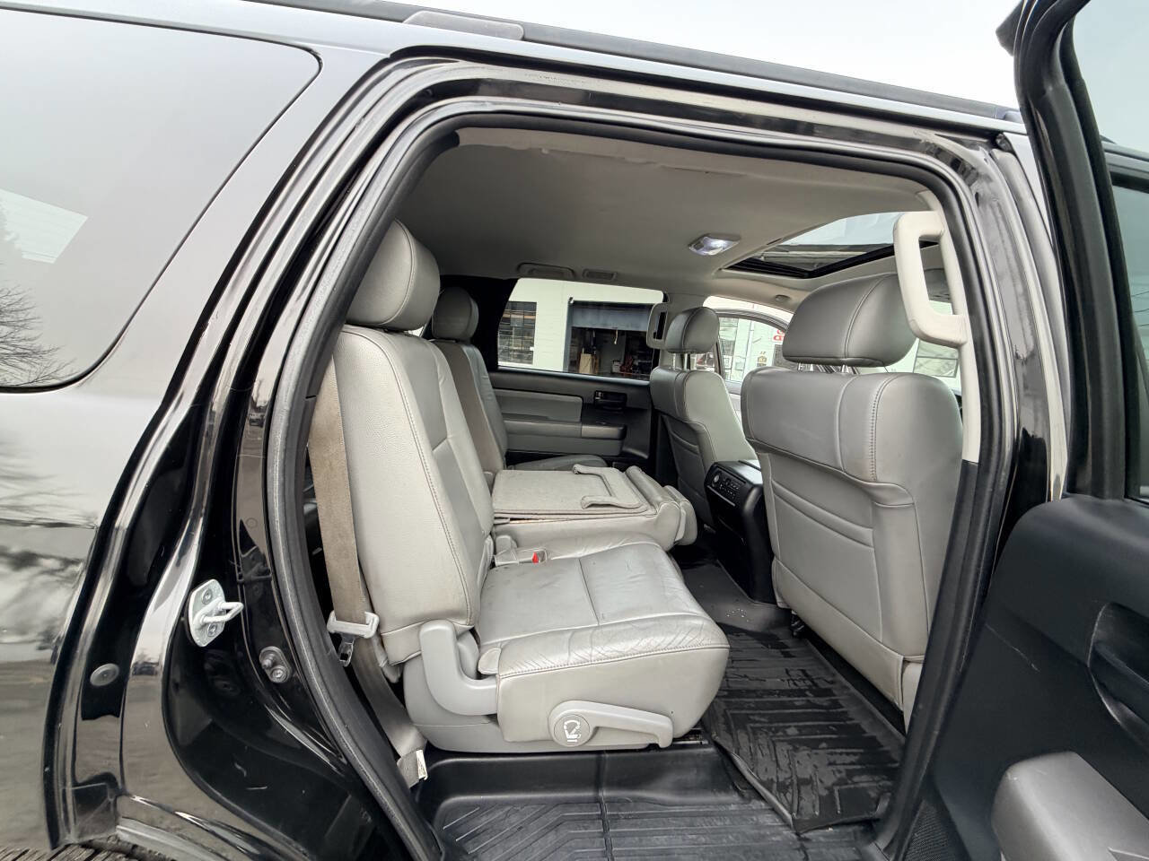 Used 2013 Toyota Sequoia SR5 w/ Premium Pkg image 40