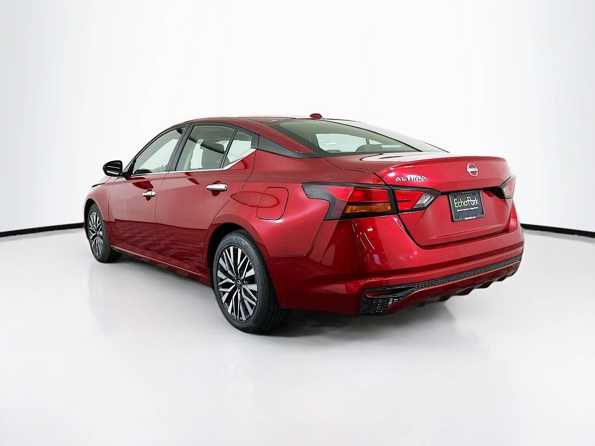 Used 2025 Nissan Altima 2.5 SV image 5