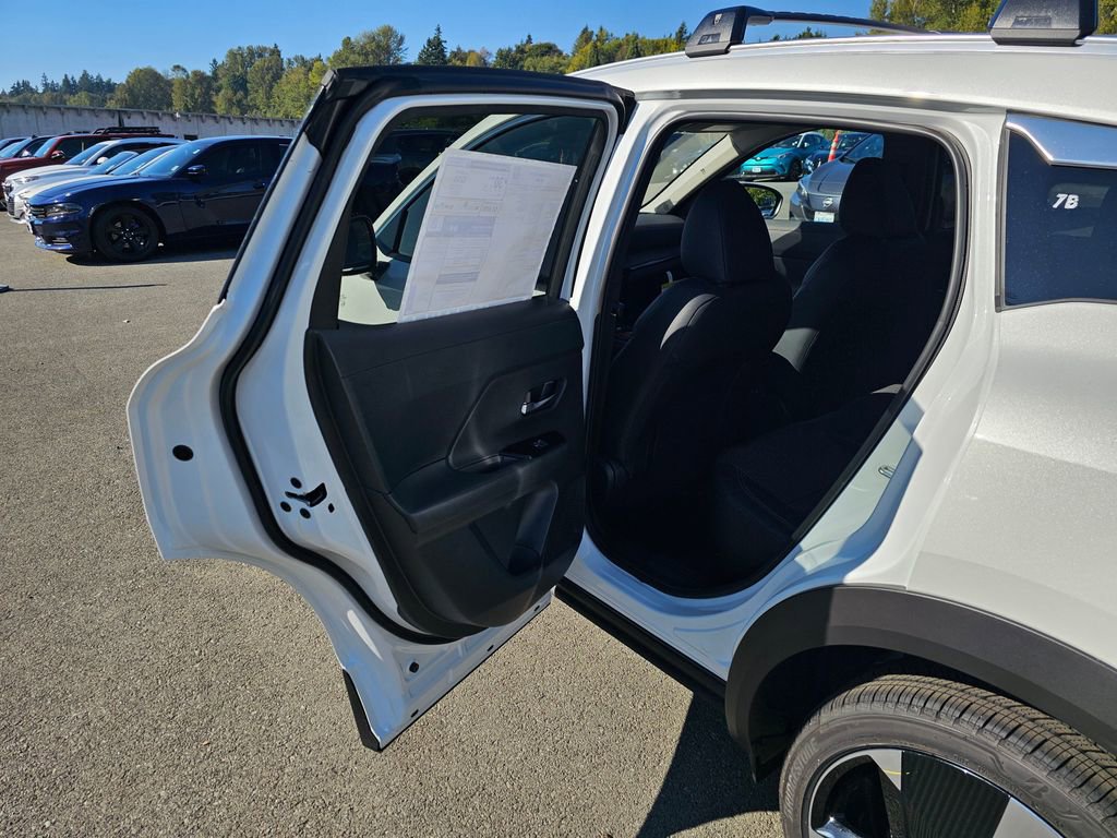 New 2026 Nissan Kicks SR w/ Cold Weather Package image 18