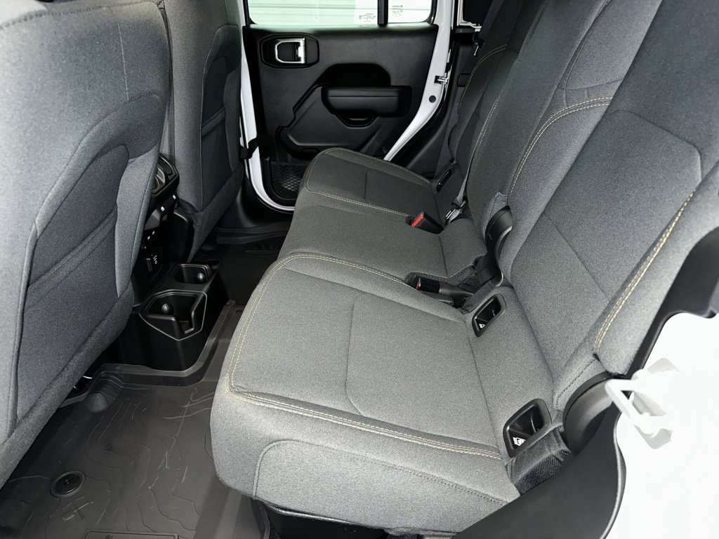 Used 2025 Jeep Gladiator Willys image 17