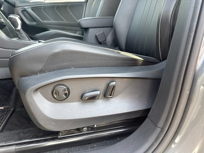 Used 2024 Volkswagen Tiguan SE AWD/4WD image 5
