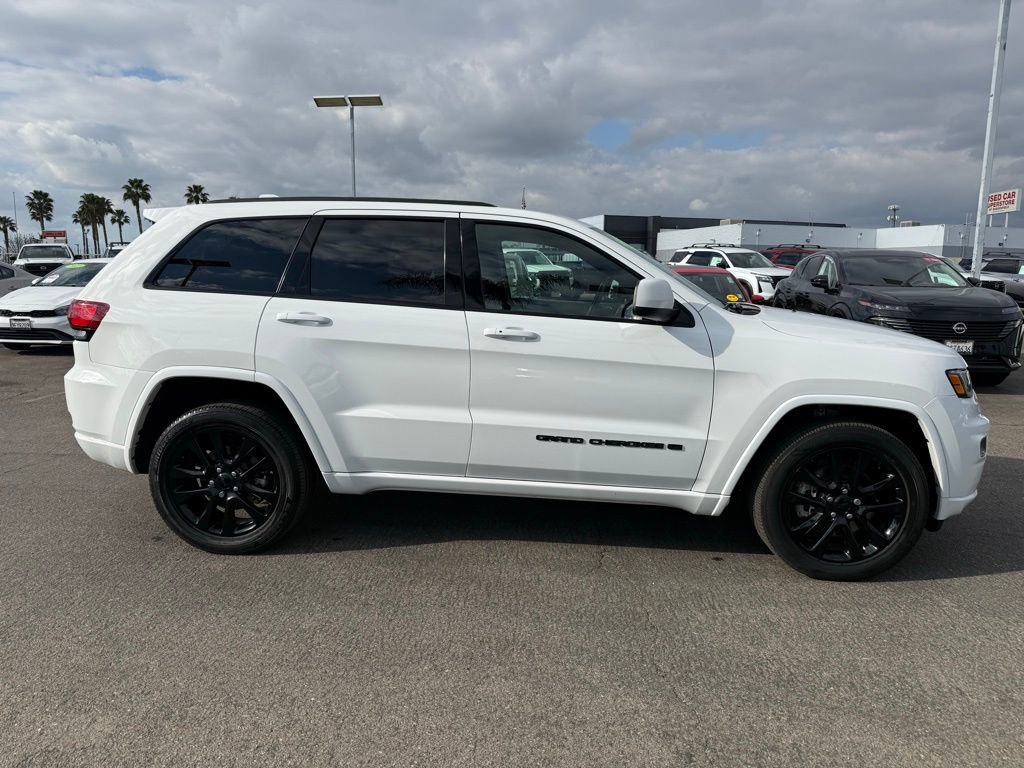Used 2022 Jeep Grand Cherokee Laredo X image 7