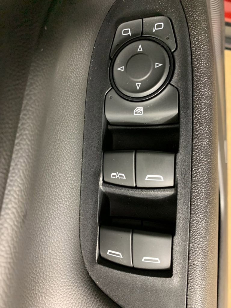 Used 2019 Chevrolet Equinox Premier image 17