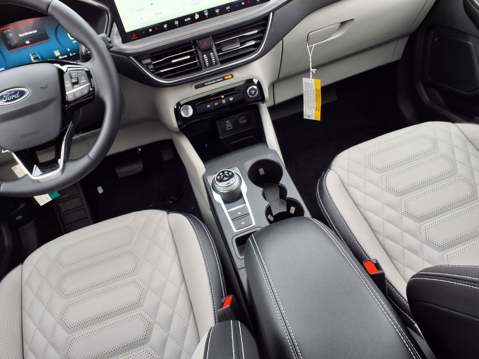 Used 2024 Ford Escape SE w/ PHEV Premium Package image 12