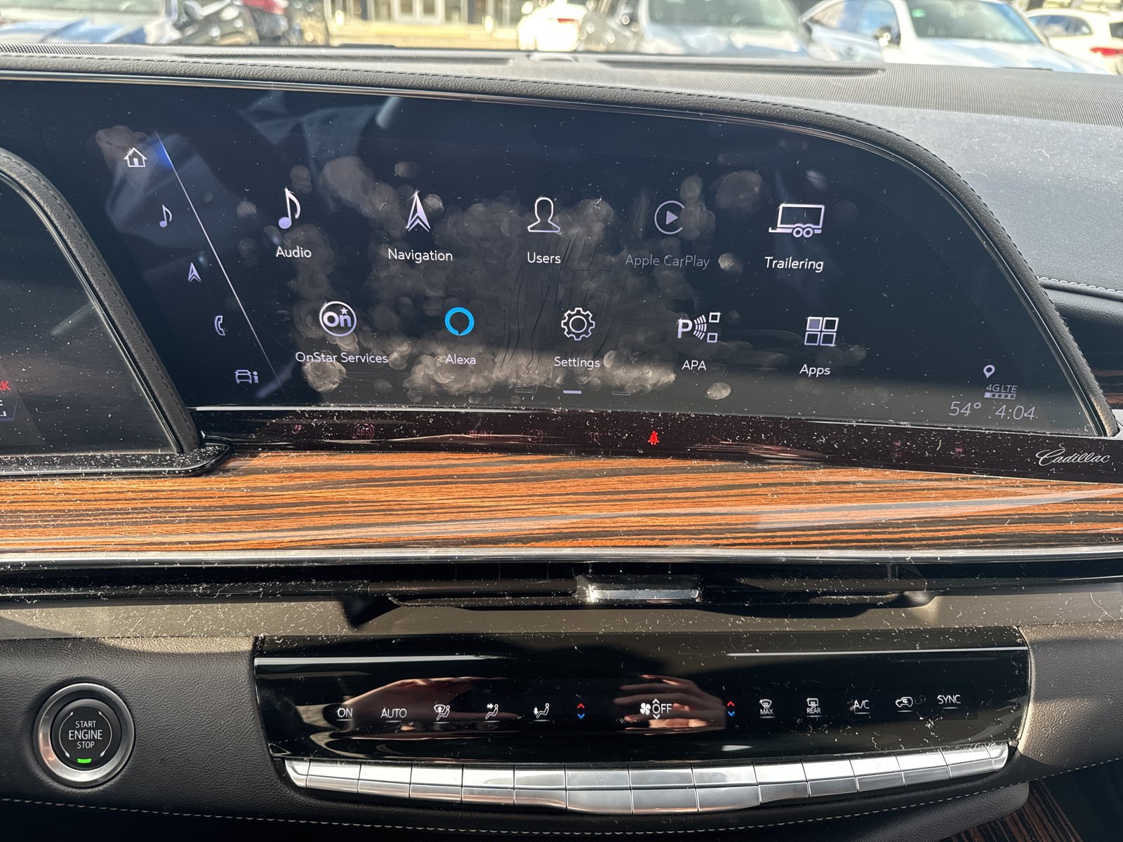 Used 2024 Cadillac Escalade Premium Luxury w/ Performance Package AWD/4WD image 18