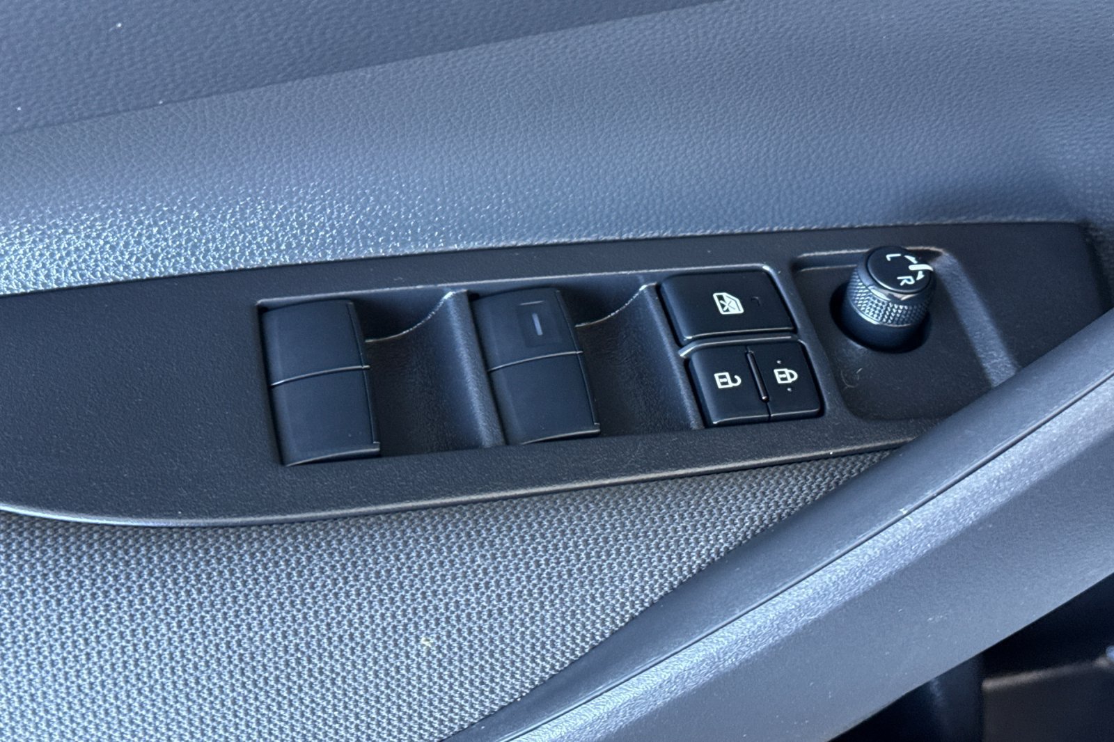 Certified 2026 Toyota Corolla SE w/ SE Premium Package FWD image 18