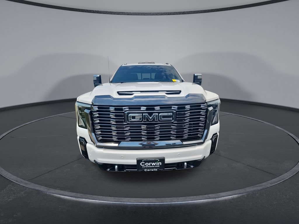 Used 2024 GMC Sierra 3500 Denali Ultimate AWD/4WD image 3