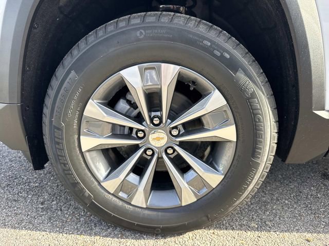 New 2026 Chevrolet Equinox LT image 3