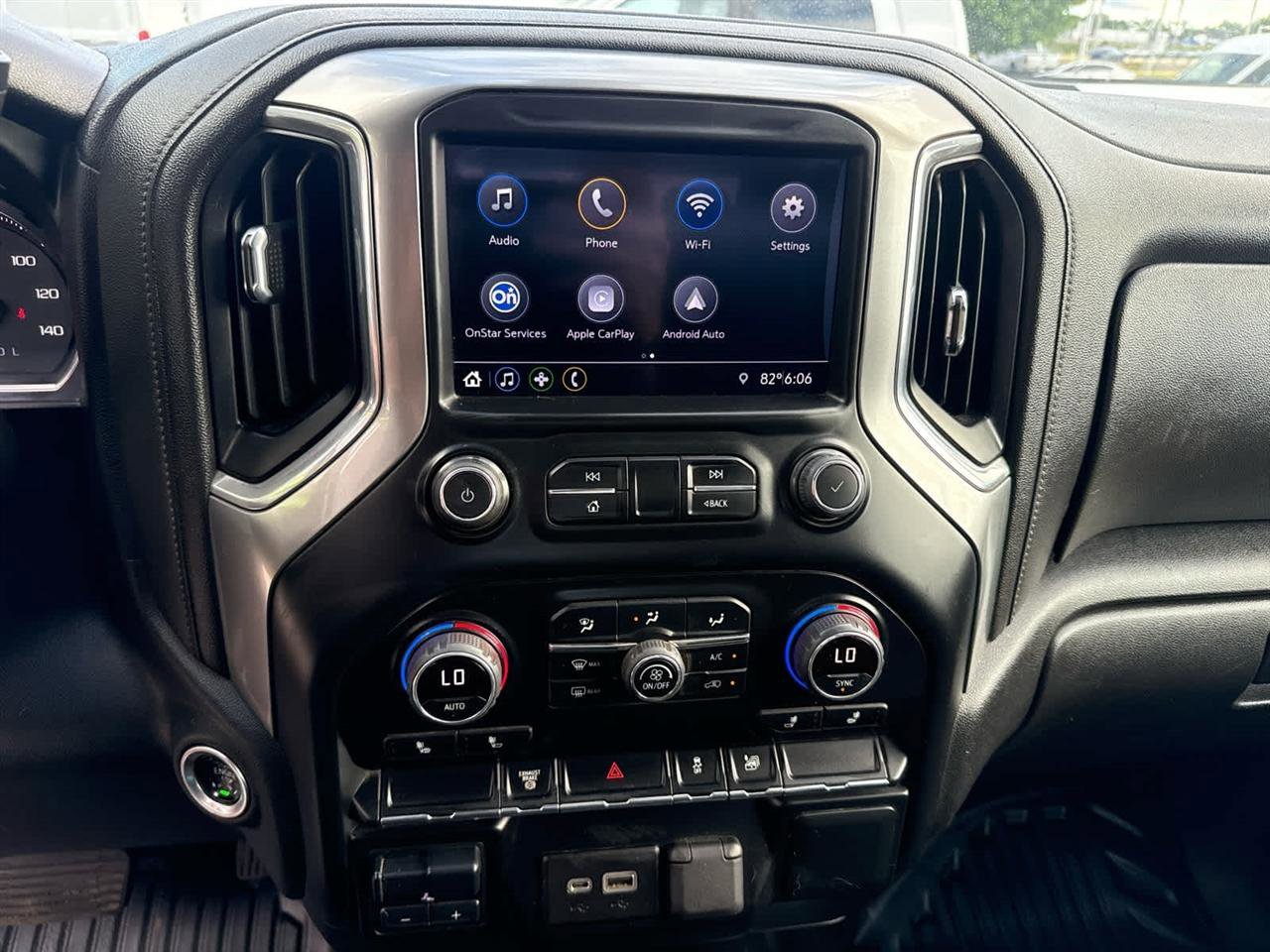 Used 2022 Chevrolet Silverado 2500 LT w/ Convenience Package AWD/4WD image 14