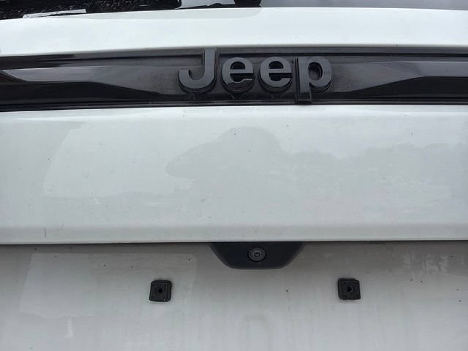 Used 2023 Jeep Grand Cherokee Limited w/ Black Appearance Package AWD/4WD image 12