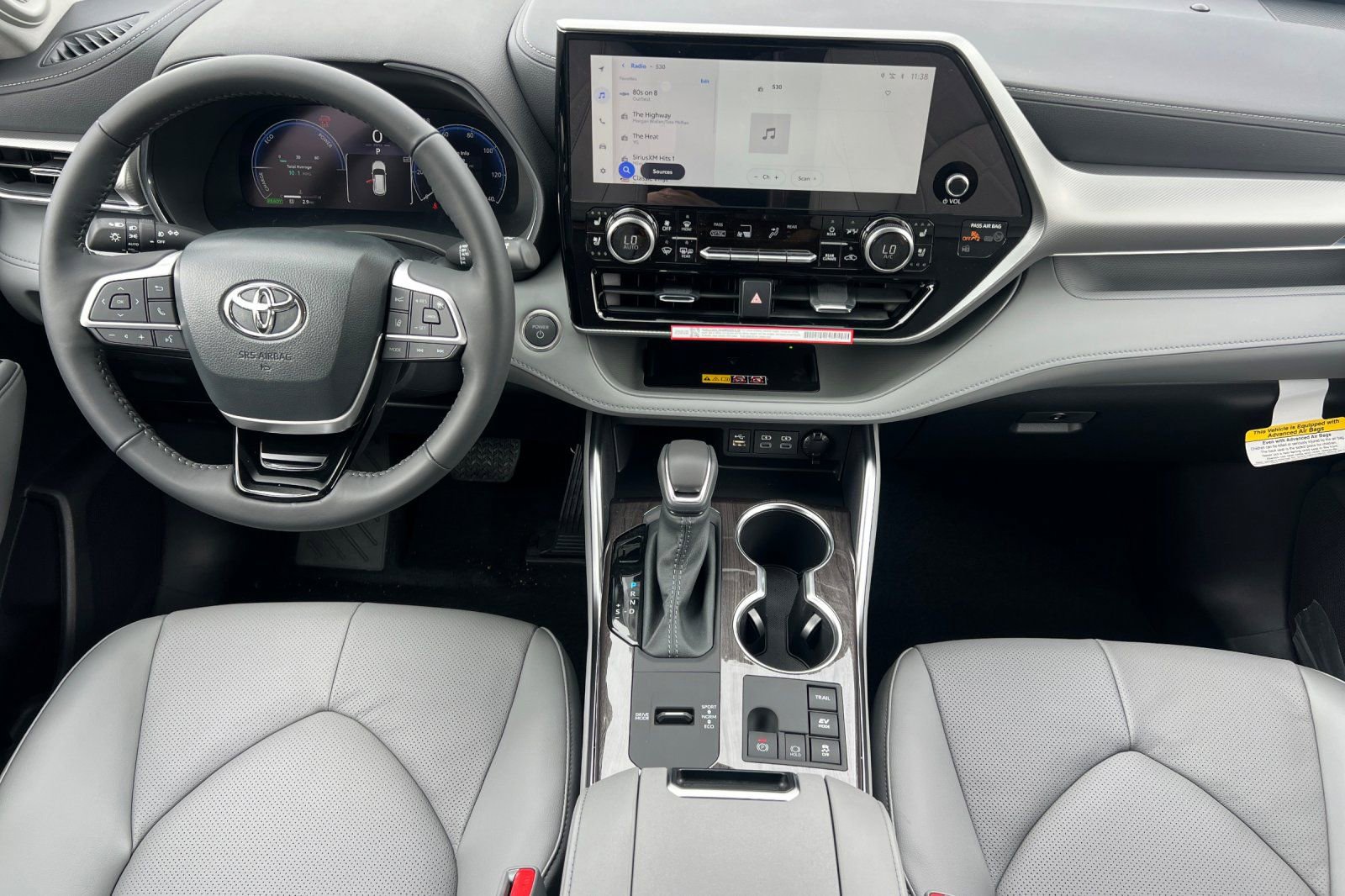 New 2026 Toyota Highlander Platinum image 4