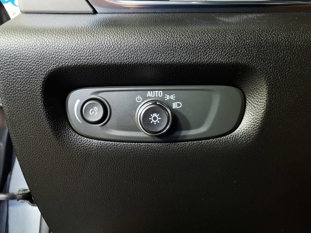 Used 2019 Chevrolet Traverse LS FWD image 24