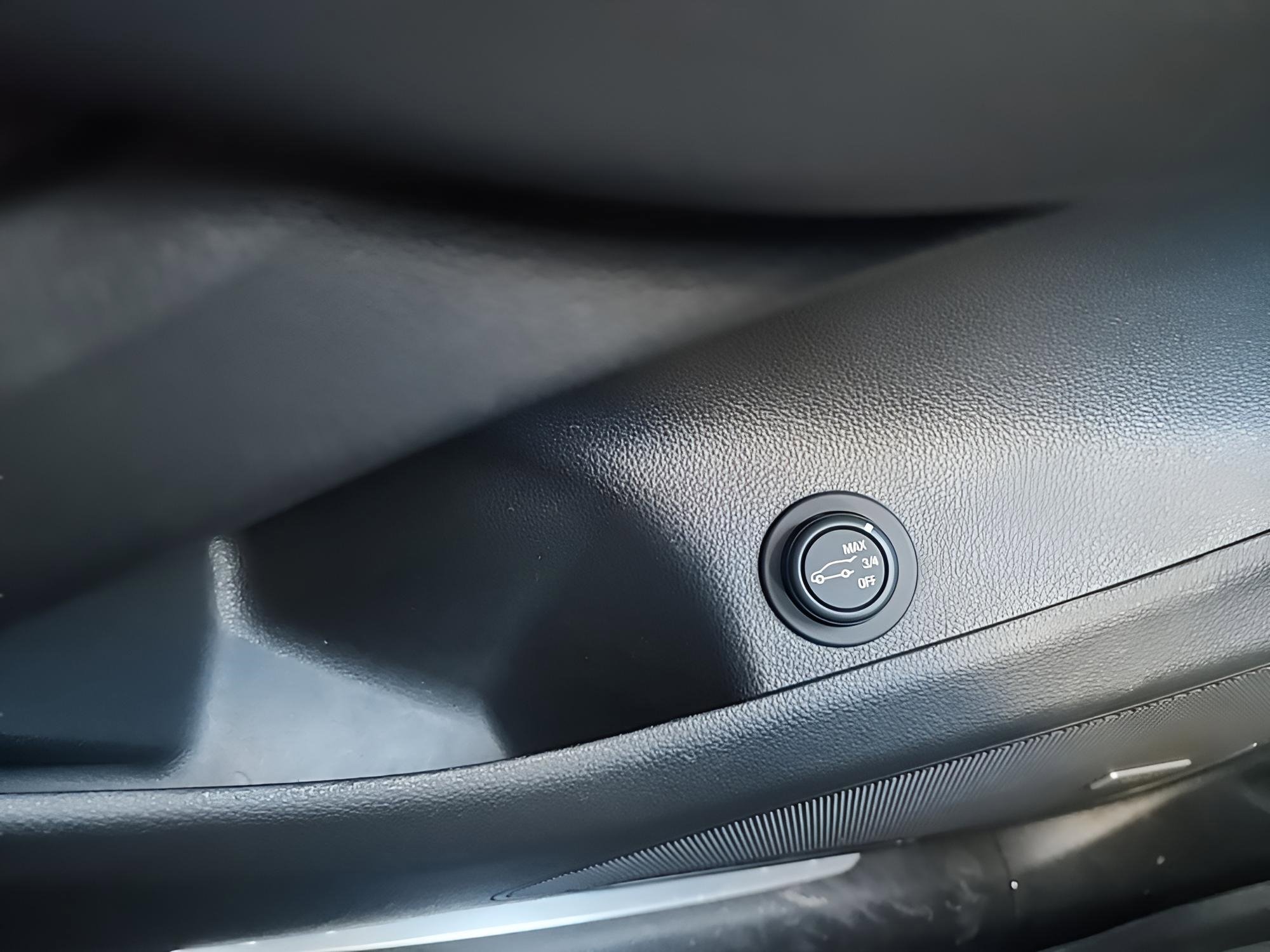 Used 2019 Buick Envision Premium w/ Driver Confidence Package image 25