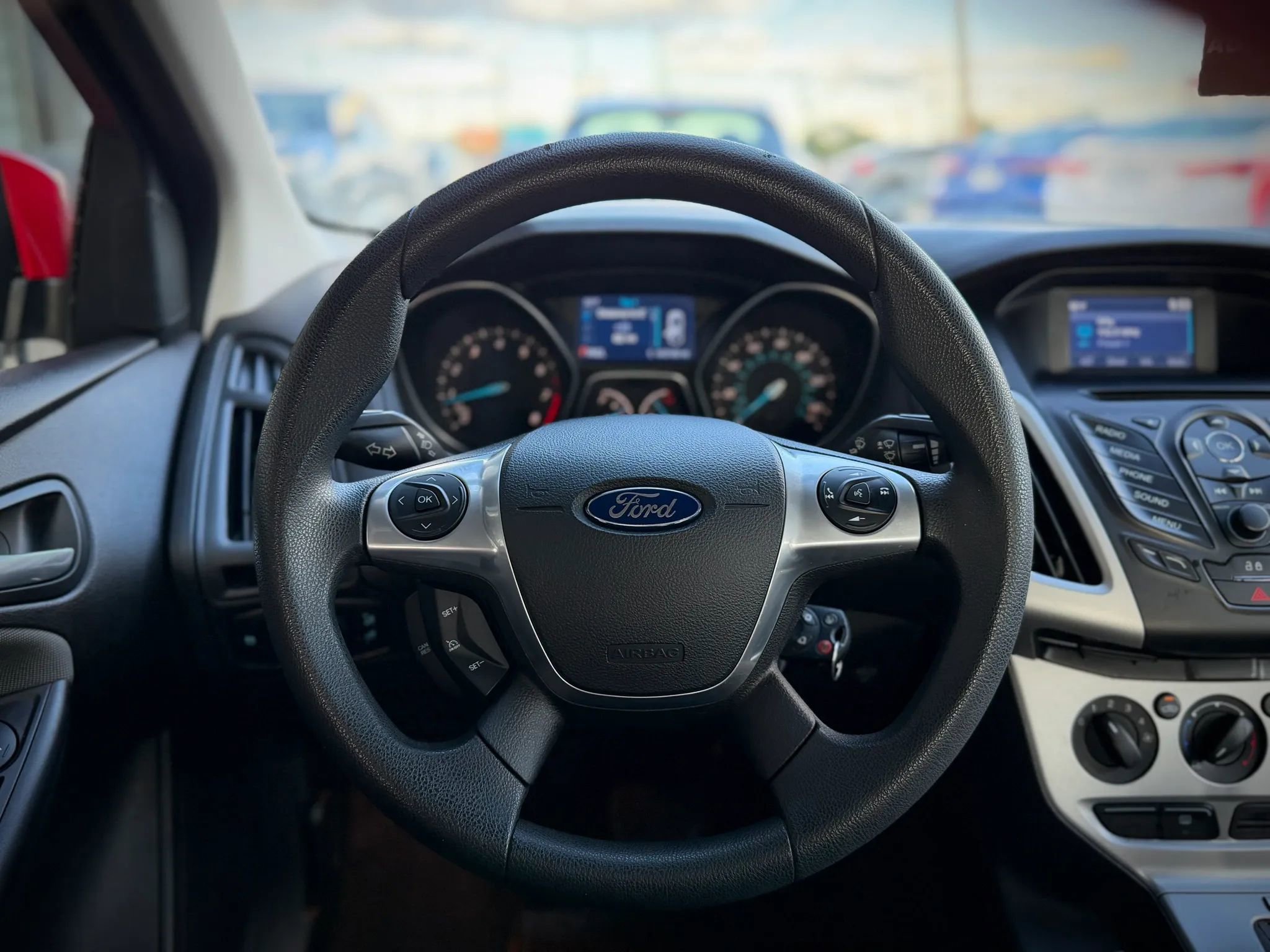 Used 2014 Ford Focus SE w/ SE Winter Package FWD image 9
