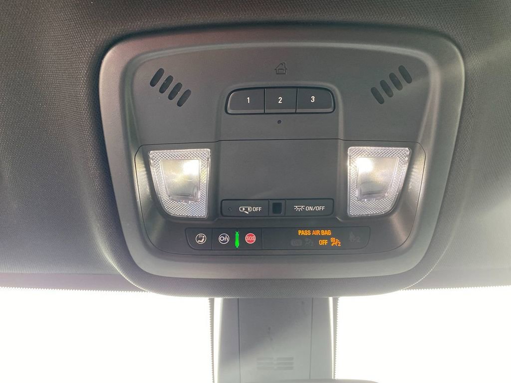 Used 2023 Chevrolet Traverse LT image 23