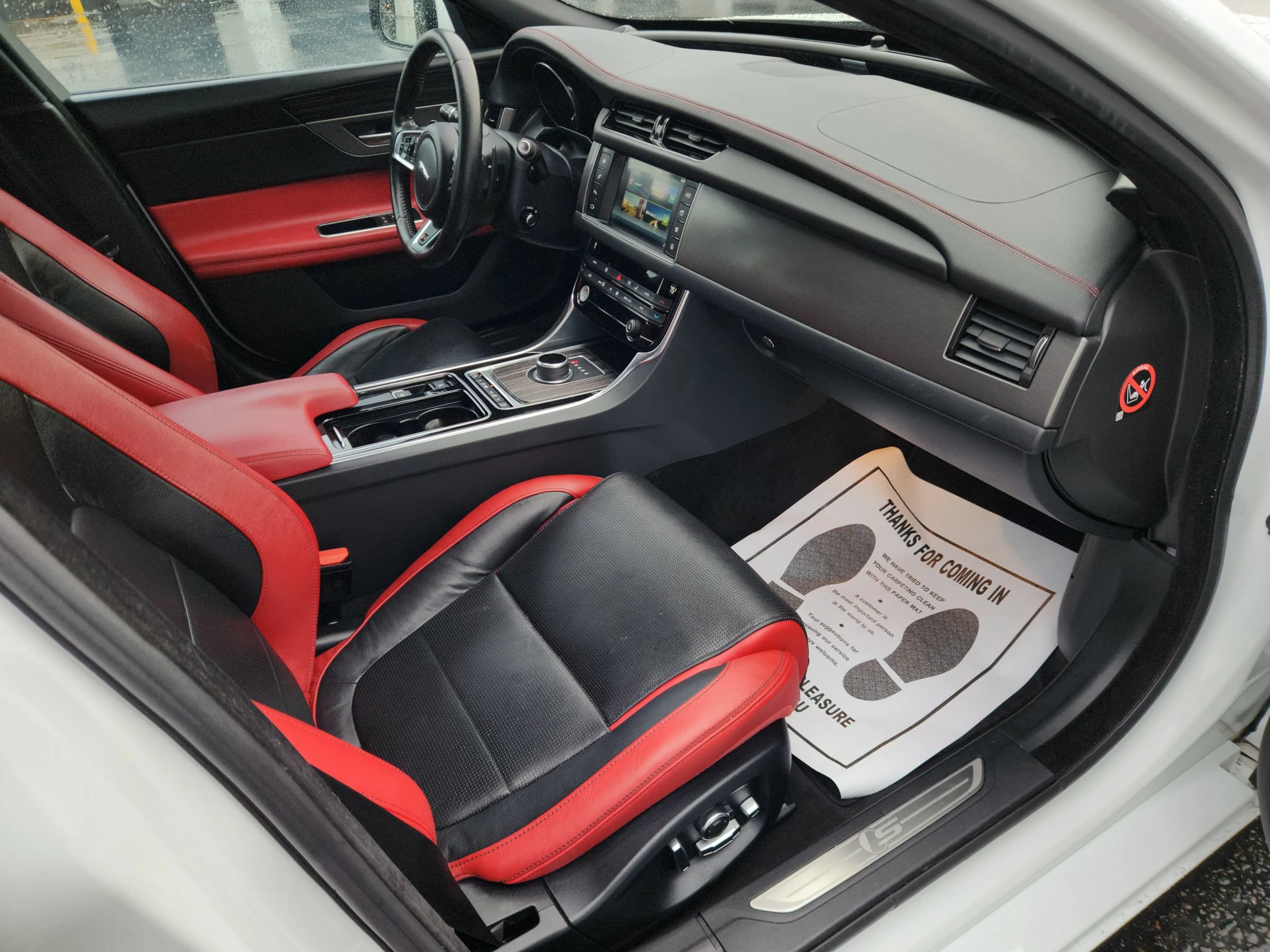 Used 2017 Jaguar XF S RWD image 20