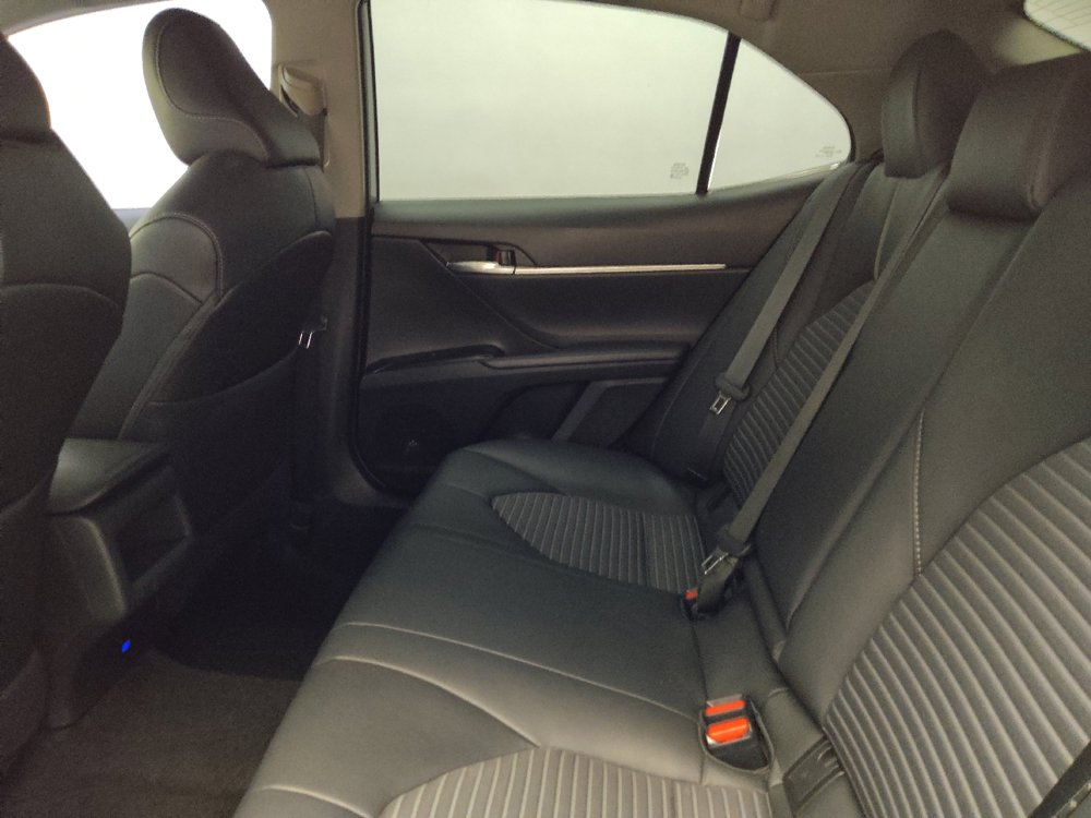Used 2019 Toyota Camry SE image 18