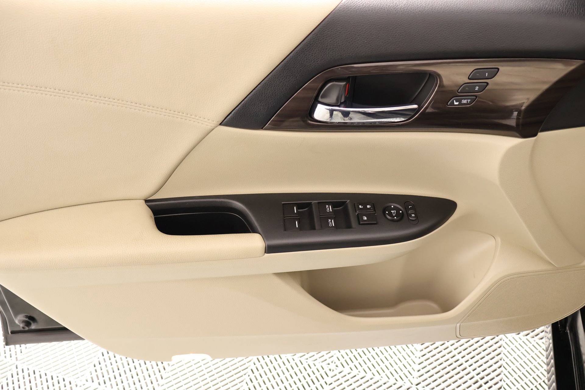 Used 2017 Honda Accord Touring image 17