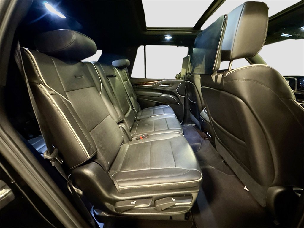 Used 2021 Cadillac Escalade Premium Luxury image 31