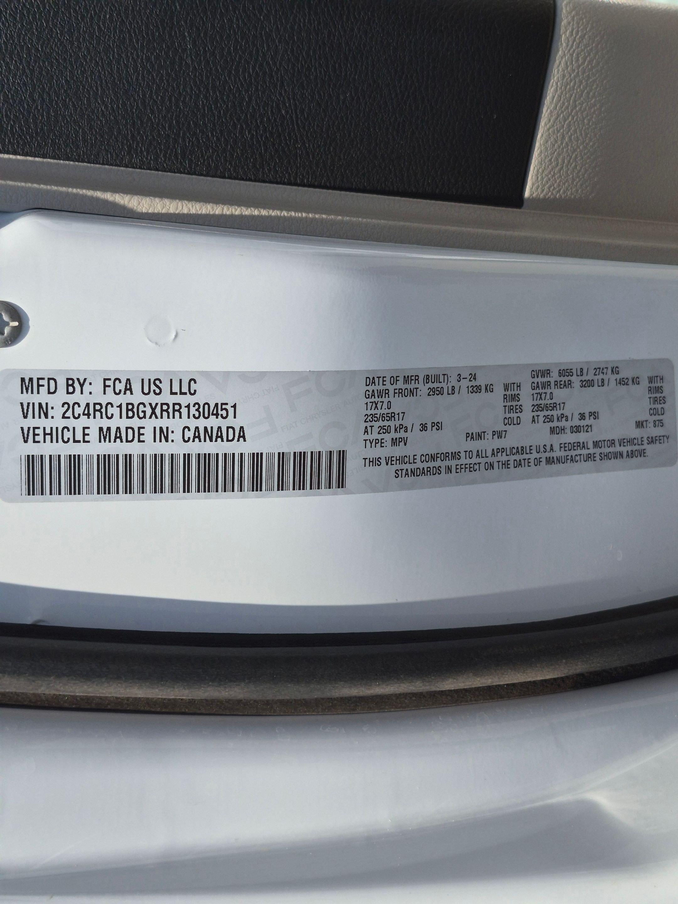 Used 2024 Chrysler Pacifica Touring-L FWD image 32