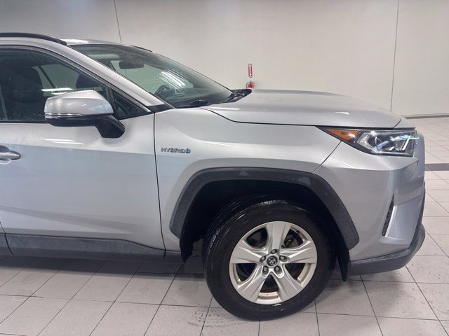 Used 2020 Toyota RAV4 XLE w/ Convenience Package AWD/4WD image 4