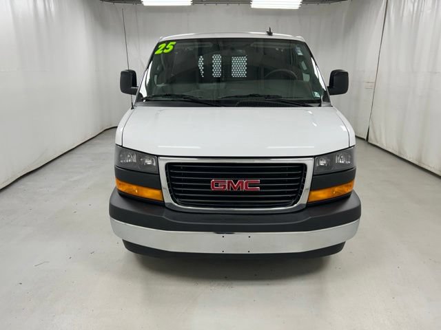 Used 2025 GMC Savana 2500 w/ Driver Convenience Package RWD image 3