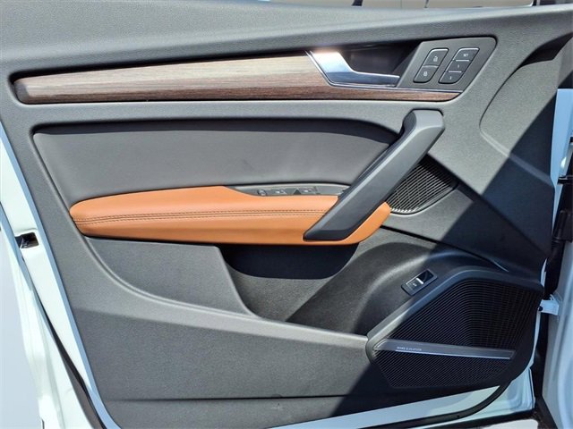 Used 2025 Audi Q5 2.0T Premium Plus w/ Premium Plus Package image 11