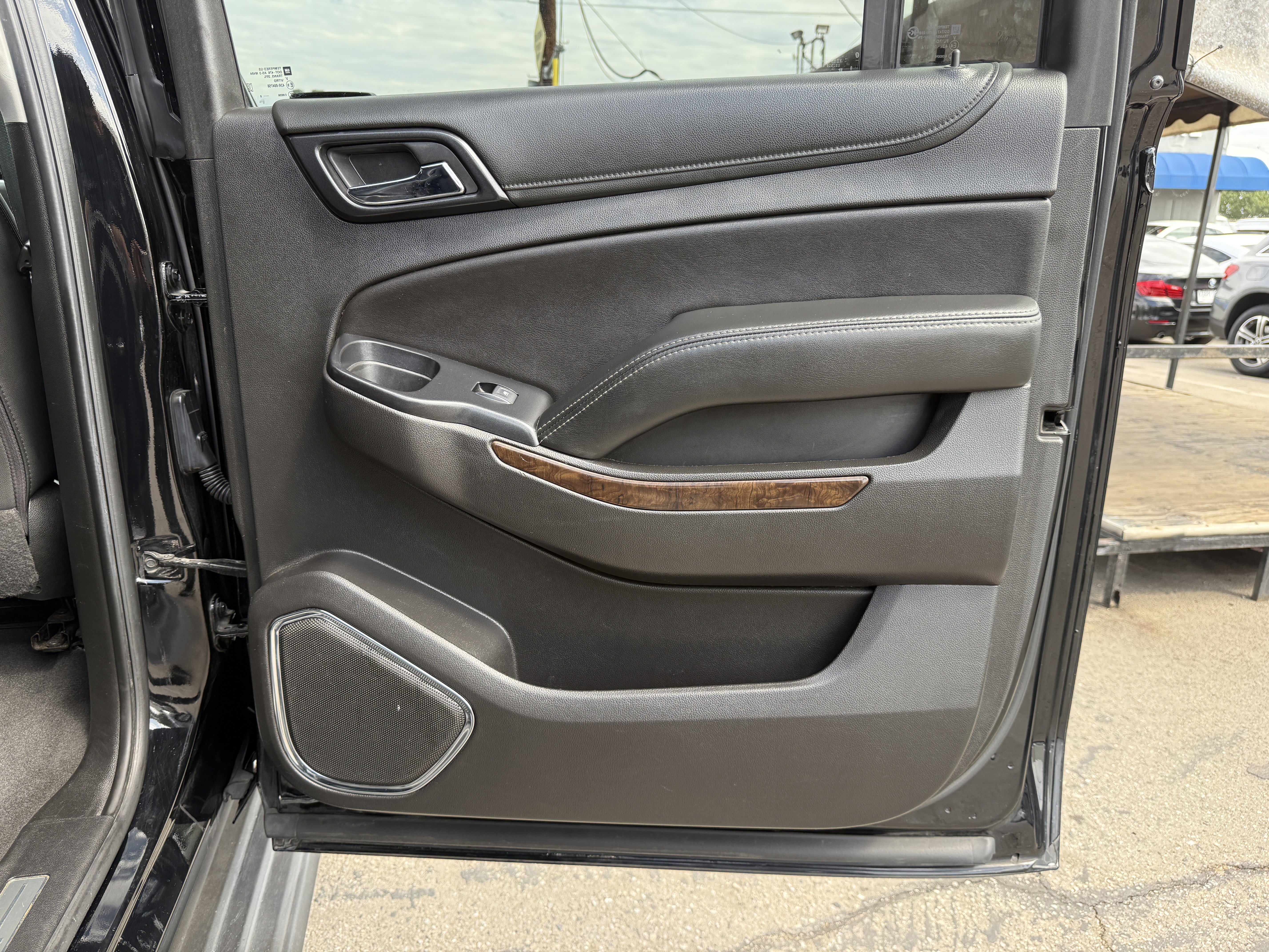 Used 2020 Chevrolet Suburban LT image 18