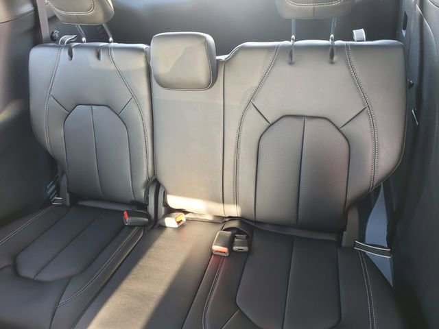 New 2026 Chrysler Pacifica Select FWD image 6