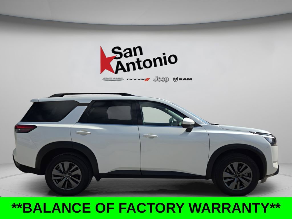 Used 2024 Nissan Pathfinder SV FWD image 9