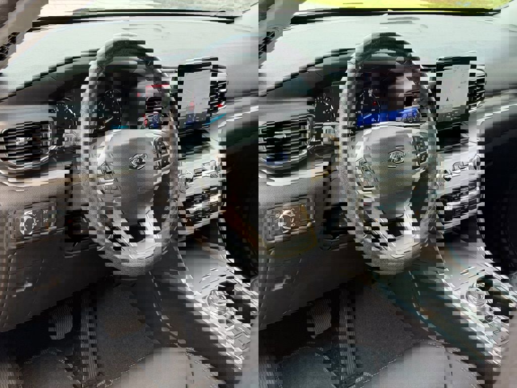 Certified 2022 Ford Explorer XLT w/ Equipment Group 202A image 11