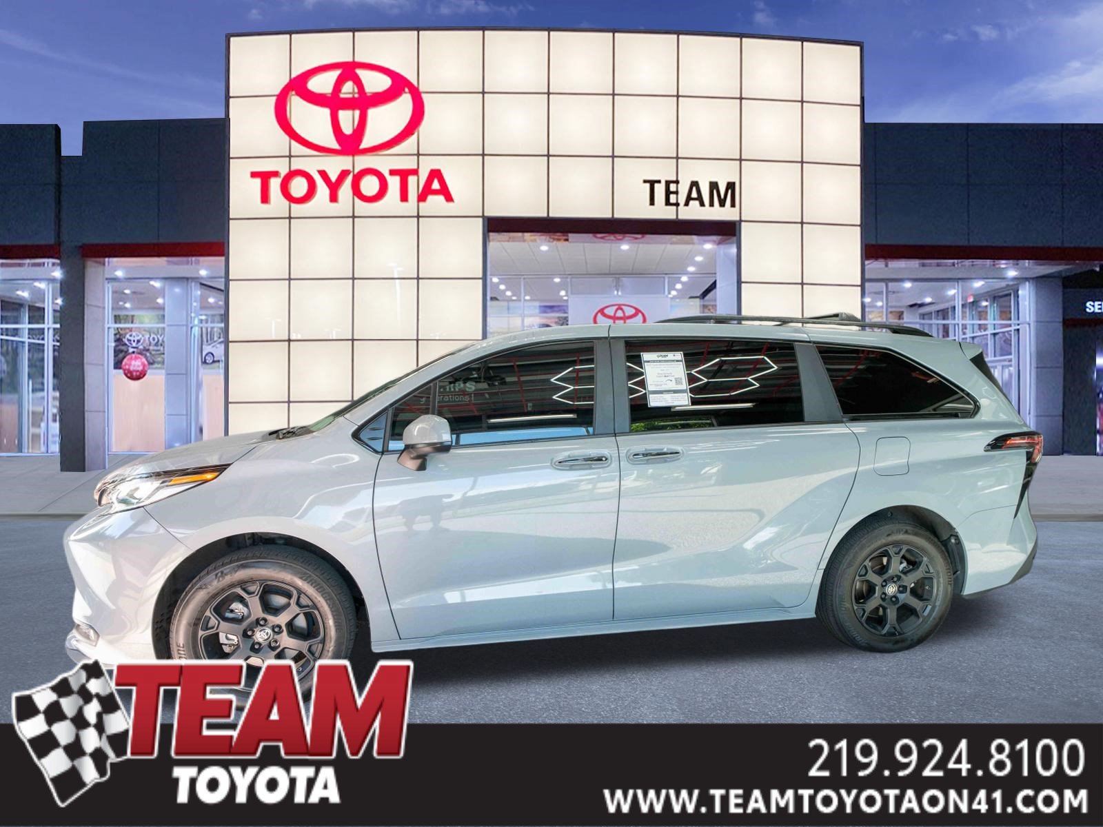 Certified 2025 Toyota Sienna XLE Woodland Edition