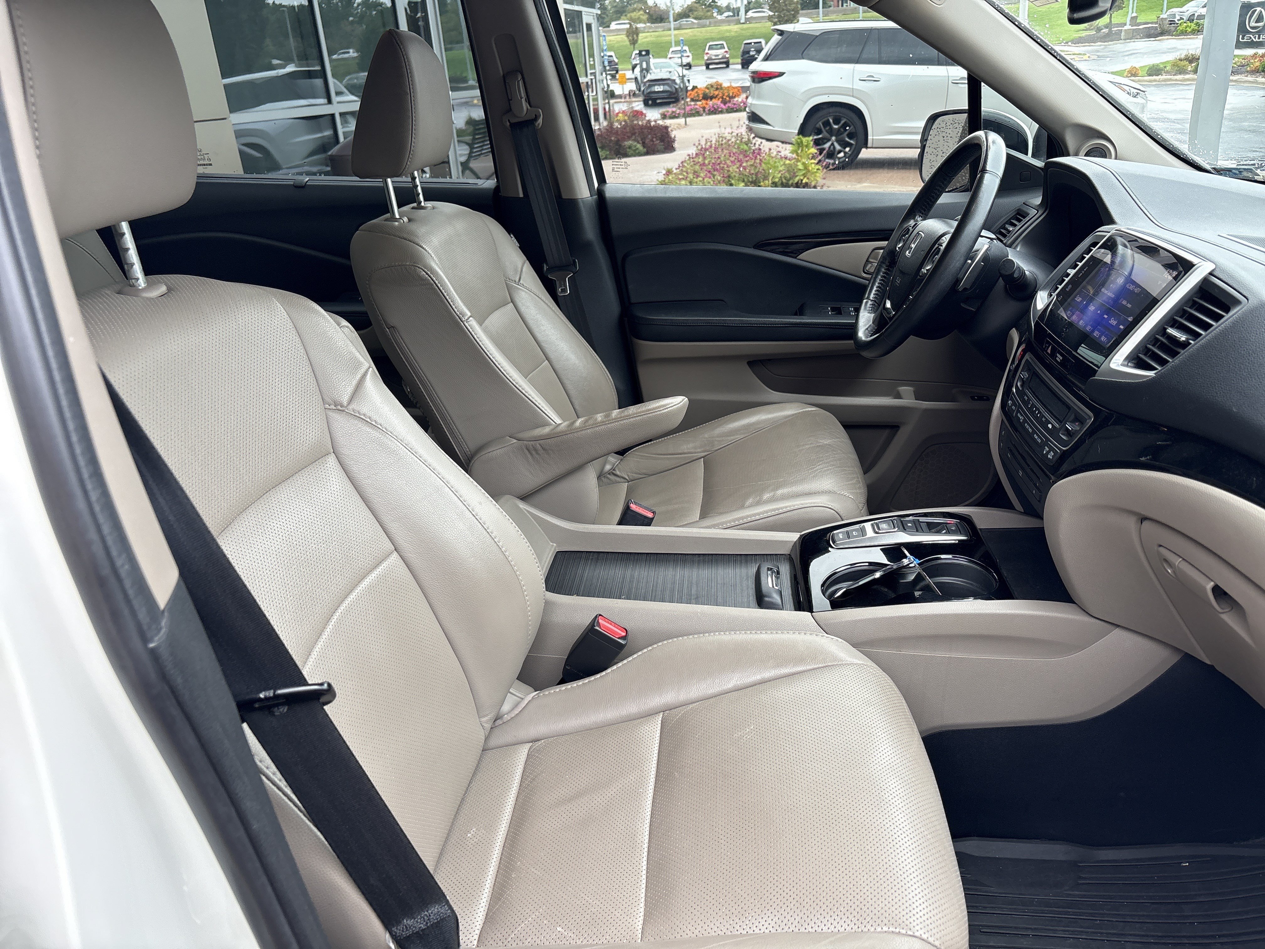 Used 2017 Honda Pilot Elite image 33