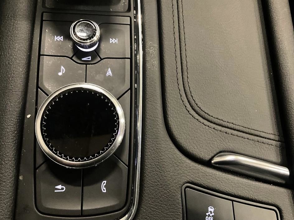 Used 2024 Cadillac XT6 Premium Luxury w/ LPO, Floor Liner Package image 25
