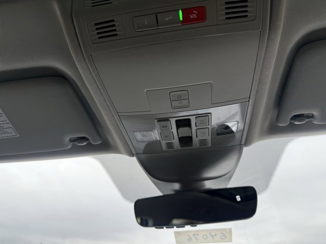 New 2026 Volkswagen Taos SE image 20