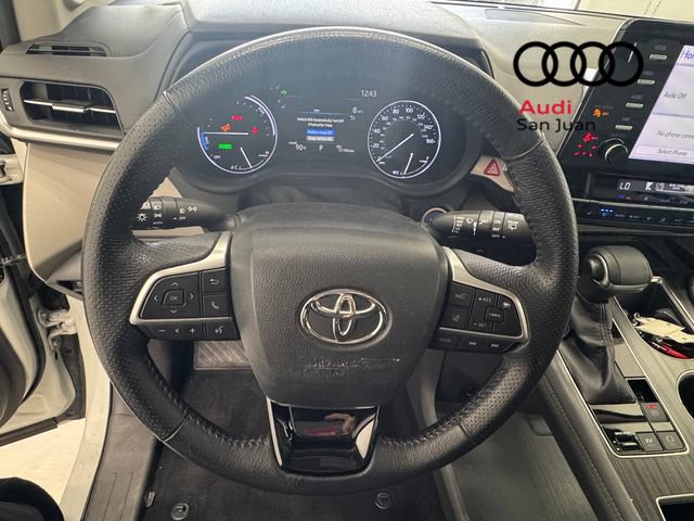 Used 2021 Toyota Sienna Limited FWD image 30